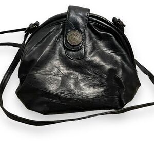Monique Hunters Run Handbags Faux Leather Cross Body Bag Women's Black Retro